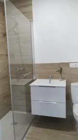 2-bedroom apartment, private parking - Image 2