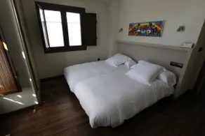 Cosy flat close to city and mountains - Image 5