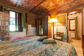 Sweet Alcantara in Montepulciano - Image 2