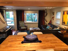 Modern JP Townhouse w Parking - quiet & convenient - Image 4