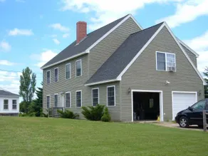 Spacious Beachside Home - Image 2