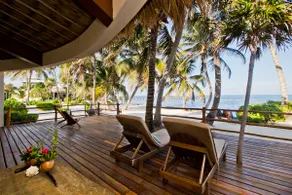 Breathtaking, Luxurious Beachfront Villa Sand - Image 2