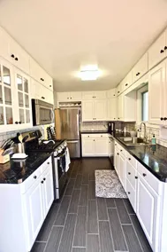 Cozy Street Rambler (King Bed) - Image 3