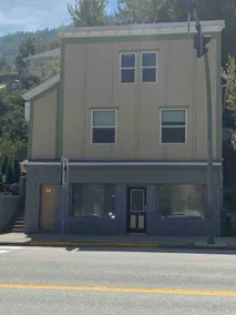 3 Bedroom Apartment in Trail - Image 2
