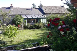 Charming 1-bedroom near lakes and hiking trails. - Image 2