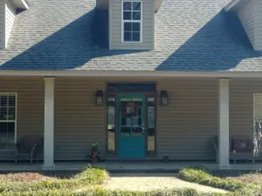 Quiet Living with Easy Access to everything local - Image 5