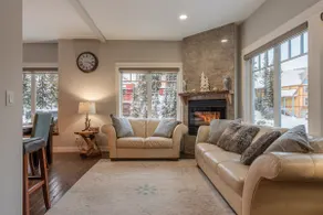 Updated Knoll Home w/ BBQ - pet friendly, hot tub - Image 5