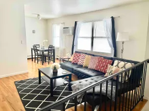 Clean, Spacious & Homey - parking, 2 TVs, laundry - Image 2