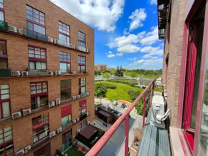 Bright and cozy apartment with parking. - Image 5