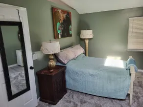 Renovated 1 bedroom guesthouse - Image 4