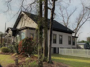 Eufaula Historic District: The Peacock Suite - Image 4