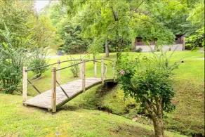 1940s cabin on 35 acres hike&fish onsite+RV hookup - Image 5
