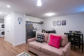 Cozy 2 Bed Suite in Toronto! - Image 3