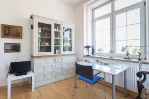 Sunny dream apartment with balcony, close to the city - Image 3