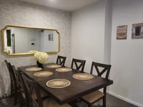 2BR@Luxury&Stylish Top Floor Apt,Pool,Parking,View - Image 5