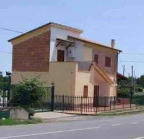 Casa Ridente Rosa Rossa No. 2 - Image 2