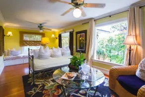 1 bed/1 bath-Jacaranda Cottage - Image 3