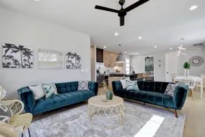 Modern + Lavish Palms Manor | East ATX, Min to DT - Image 3