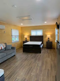 Rustic Cabin sleeps 4 on farm setting private - Image 3