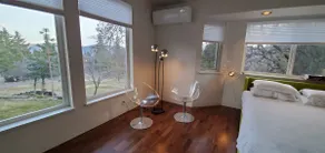 5 min from I-5 Modern Mountain View Alien Suite - Image 3