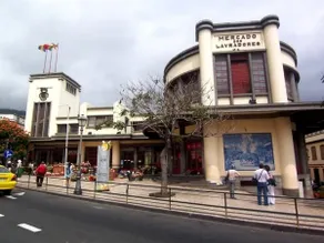 Dernier étage dans le centre de Funchal près de Farmers Market Parking privé Wifi gratuit - Image 4