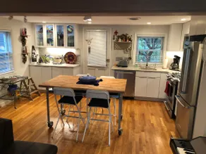 Modern JP Townhouse w Parking - quiet & convenient - Image 3