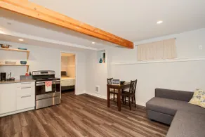 Clean private apartment near Green Lake/light rail - Image 2