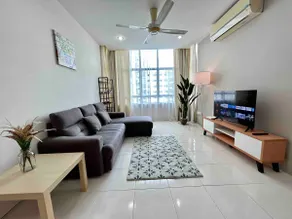 Cozy house with 2 Parking in Bandar Kinrara - Image 2