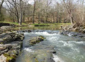 Lost Cabin at the Creek - Image 4