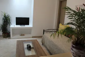 VAKIS APARTMENTS 5 - Image 4