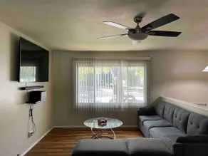 Cheerful 5 Bedroom home-free parking on premises. - Image 2