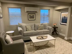 Cozy 2-Bedroom in Heart of Southie - Image 4
