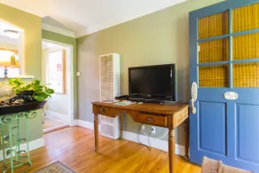 1 bed/1 bath-Violet Apt - Image 4