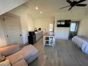 Downtown Davidson Loft - Image 4