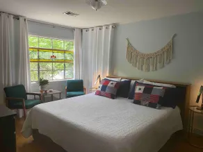 Northwoods Nest/ 3 miles to Oaklawn/King Bed/Patio - Image 3
