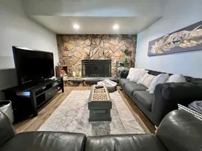 Coronado House - Unit B, downstairs unit w/sauna - Image 5