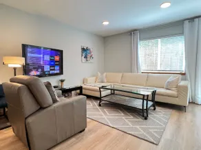 Townhouse for Vacation or Corp Rental - Image 2