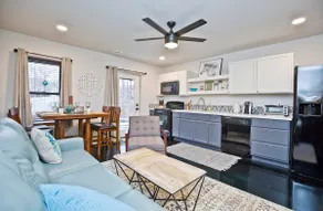 Modern Briarwood Ln Apt - Bike to Coler Trail - Image 5