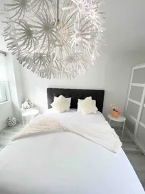 White Cocooning Apartment in the quiet countryside - Image 4
