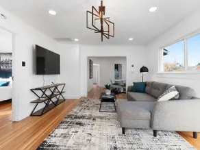 Luxury Modern Home in the heart of Downtown - Image 4