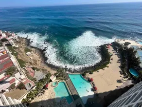Stylishly appointed ocean-front condo with breathtaking panoramic views - Image 4