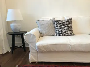 Elegant Modern 1BR Near Center, Trains - 5mn walk - Image 3