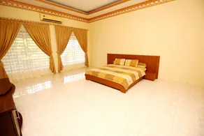Batam Spacious Villa, 5BR up to 20pax, FREE WIFI - Image 4