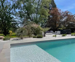 Beautiful family home – Heated pool & spa - Image 4