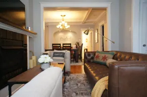 Cozy Nest in Chicago's Vibrant Lincoln Square - Image 2