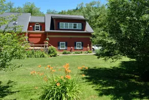 Perry Winkler's Home Art Studio - Image 2