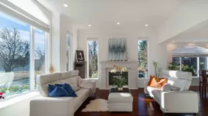 Luxury Villa in West Vancouver with Jacuzzi and Piano, Close to Airport and Downtown - Image 2