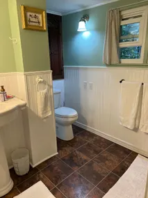 Cozy Corner Hideaway - No pets - Image 3