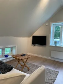 Newly renovated house with lake location! - Image 4