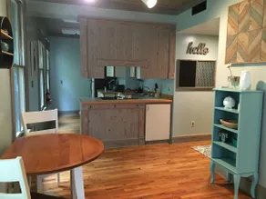 Night Owl (B)Downtown! 1 FREE parking spot Dec-Feb - Image 3